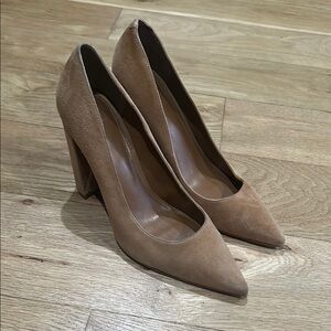 Elegant Tan Women's Pumps